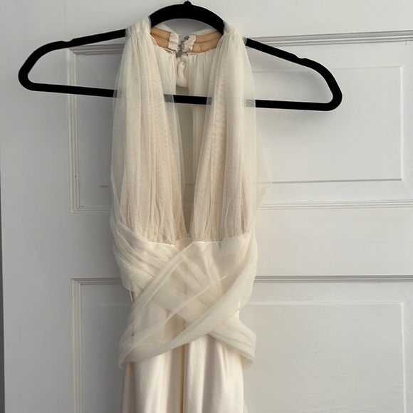 Vera Wang Silk Wedding Gown - size 10 - ivory - 2G144 - Picture 11 of 14